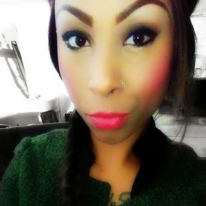 Meet your Posher, Crystal